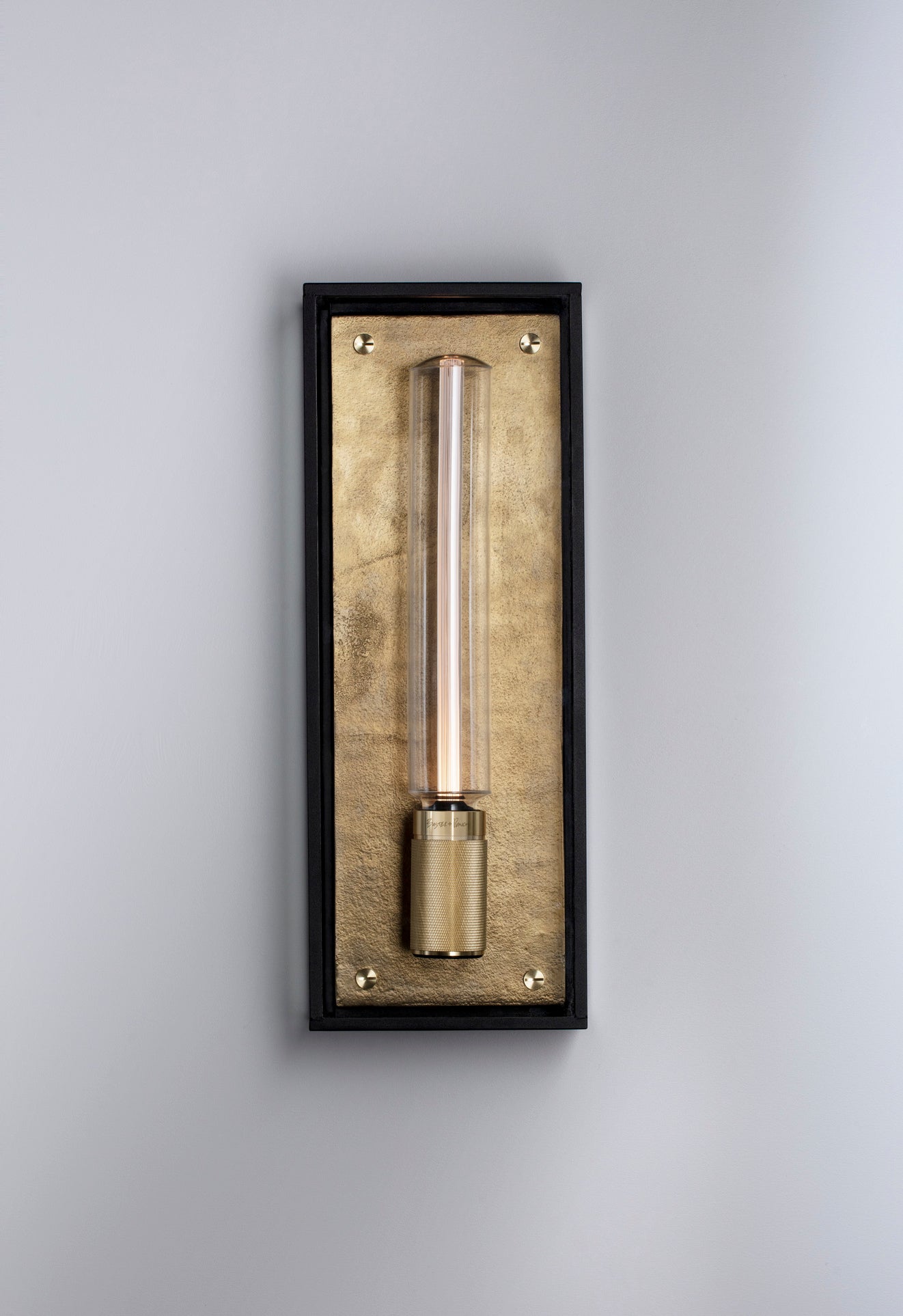 CAGED WET / WALL / STOR / MESSING