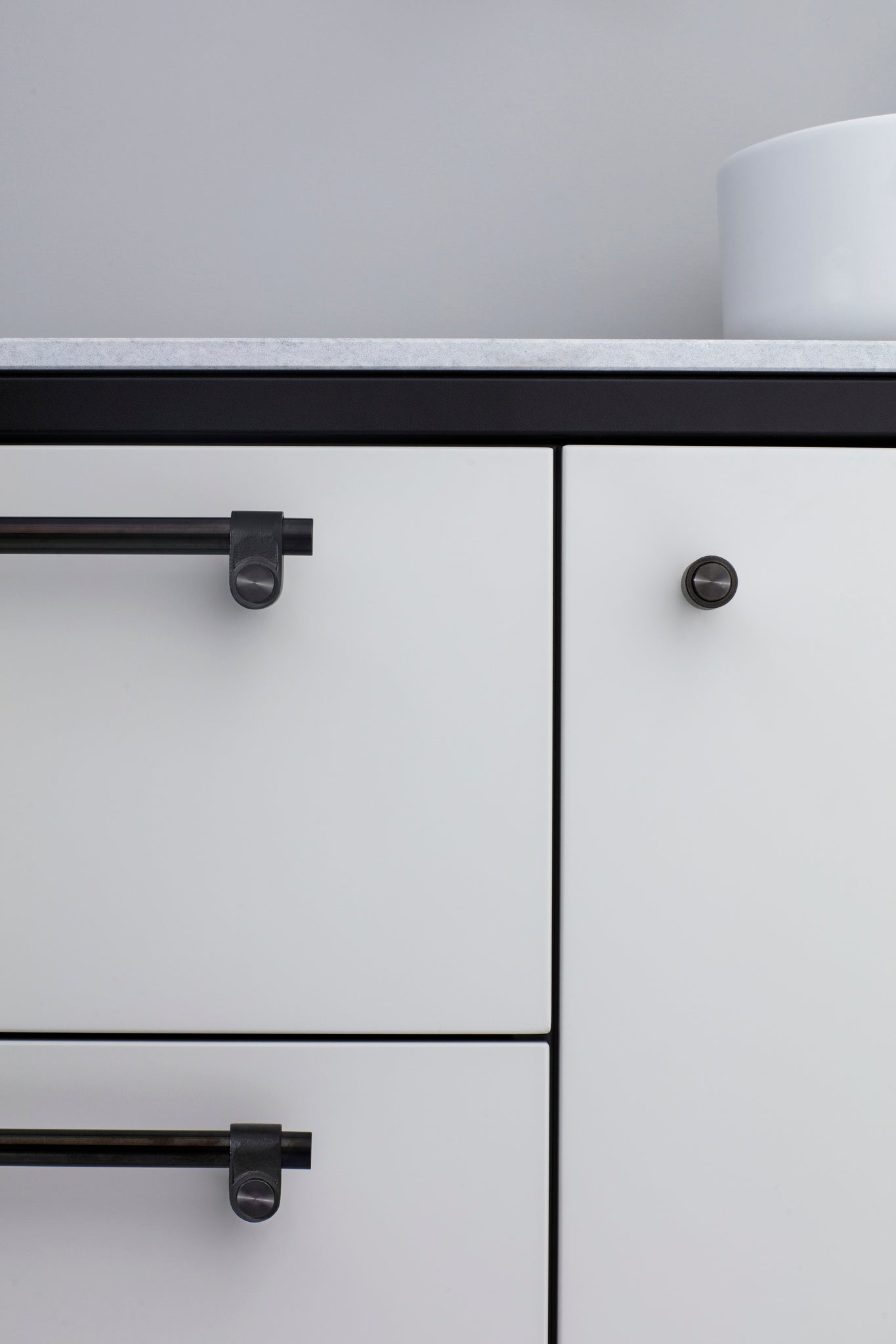 PULL BAR / CAST / SVEJSER SORT / MEDIUM