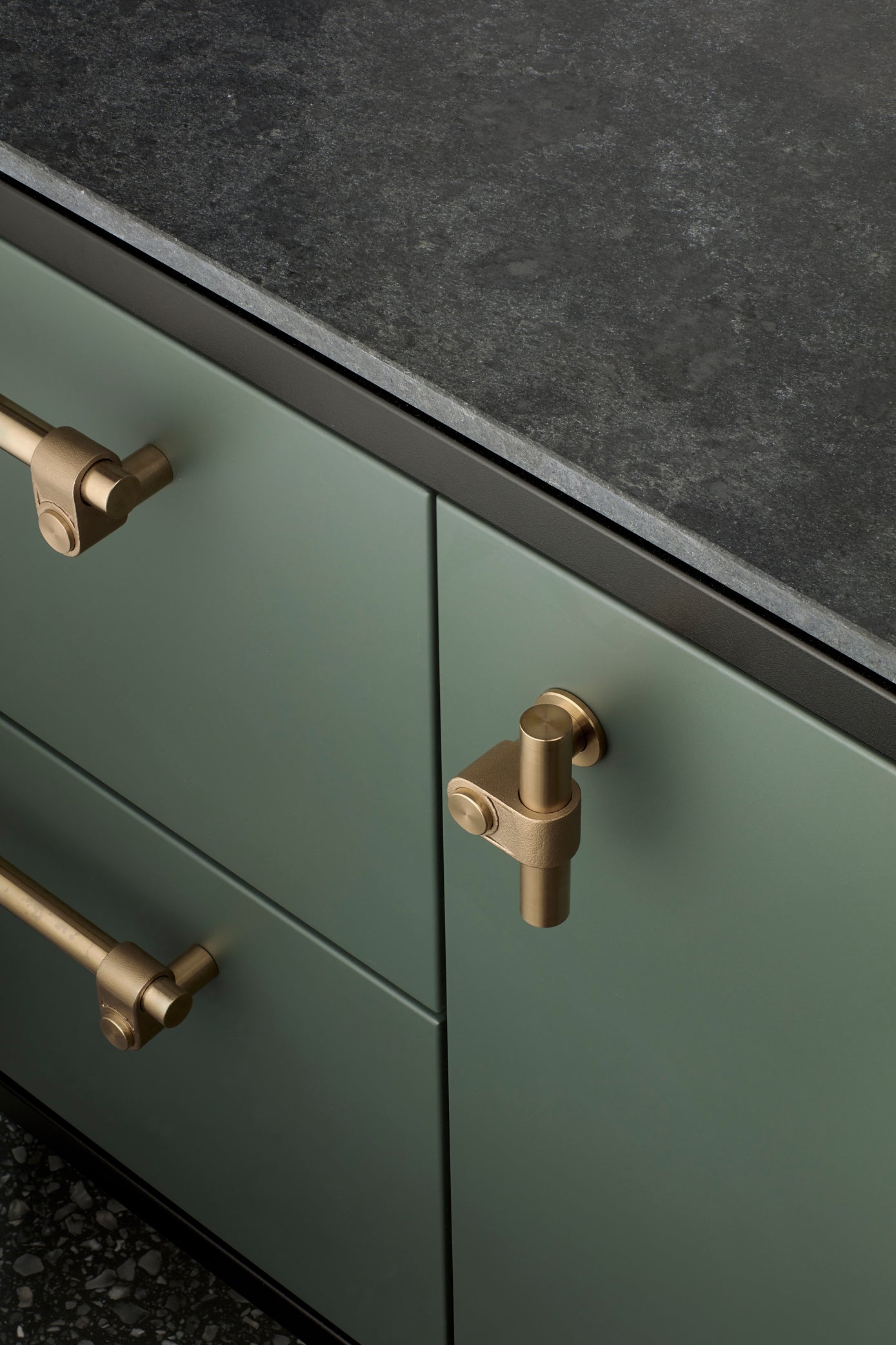 PULL BAR / CAST / MESSING / LILLE