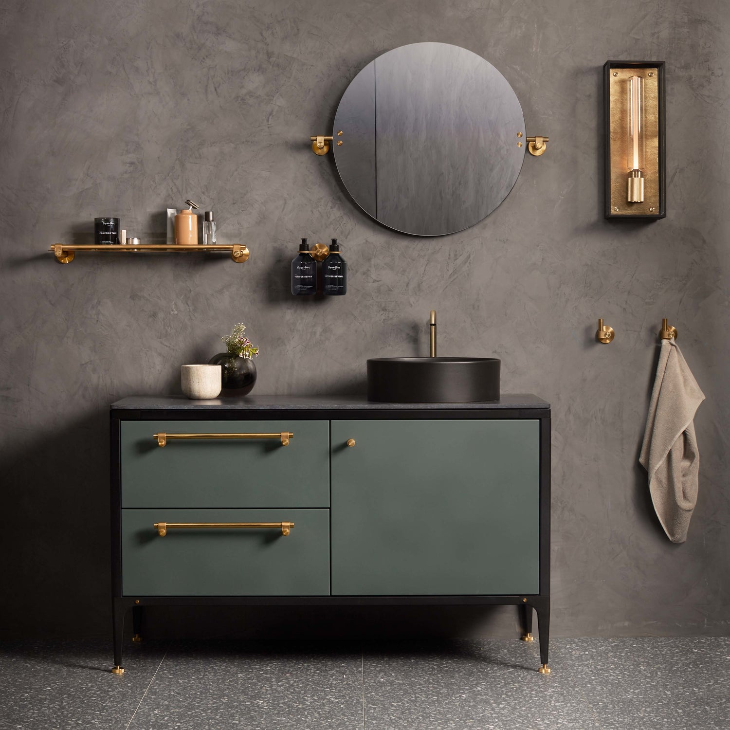 KROG / CAST / MESSING