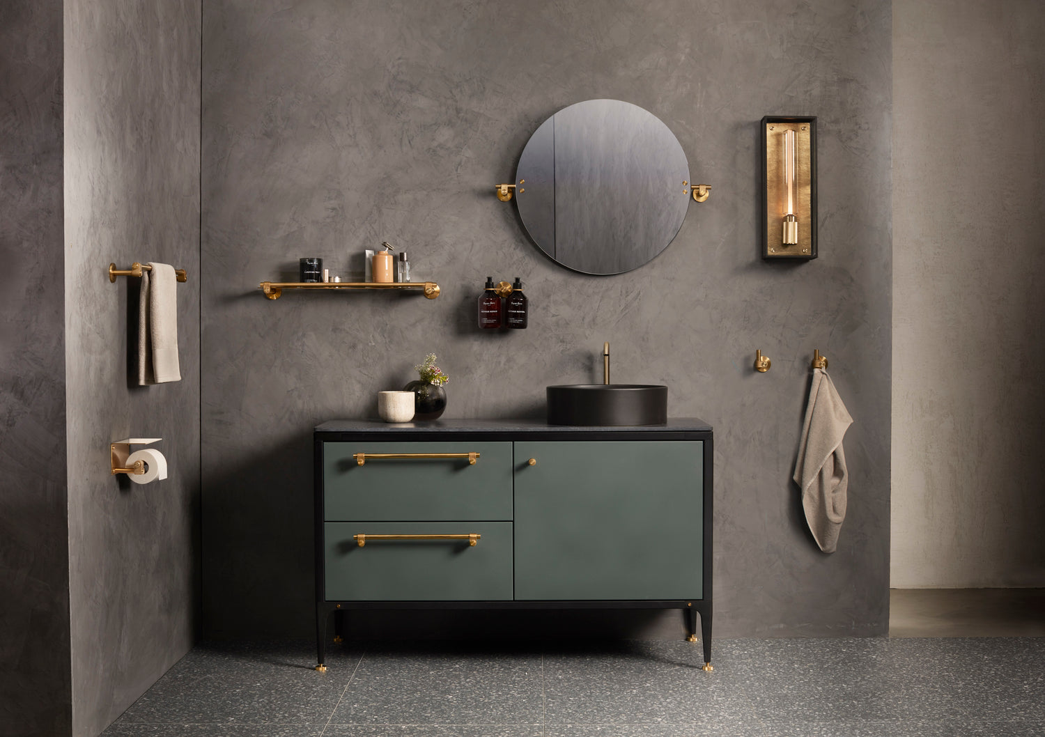 CAGED WET / WALL / STOR / MESSING