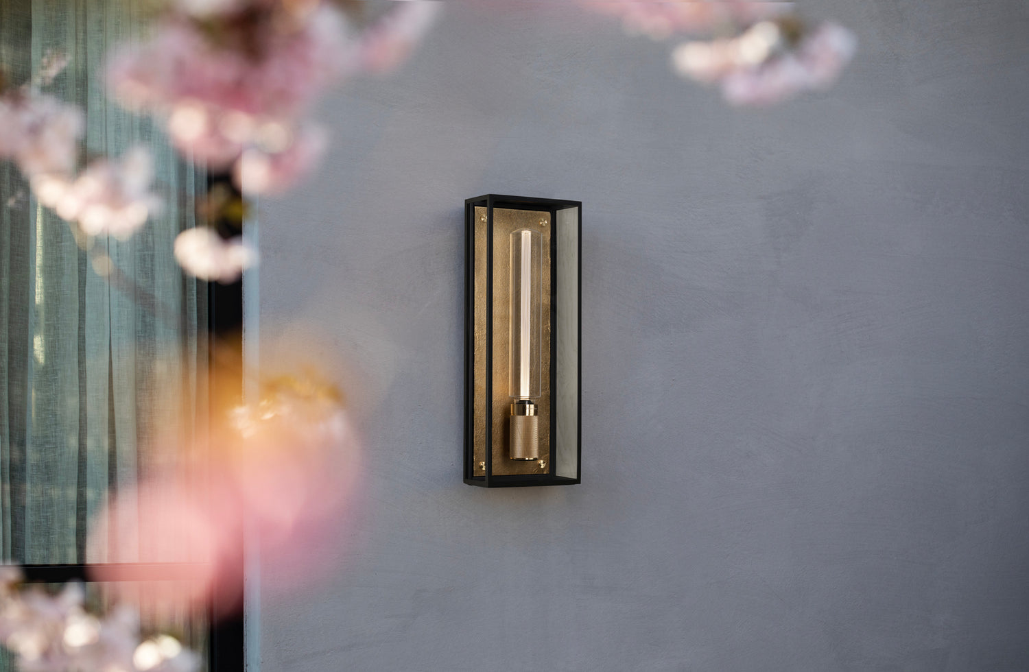 CAGED WET / WALL / STOR / MESSING