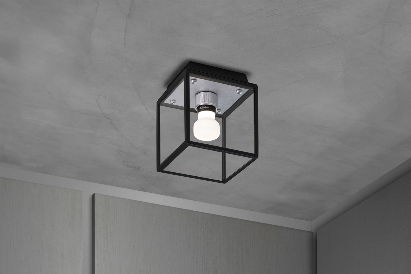 CAGED WET / LOFT / LILLE / STÅL