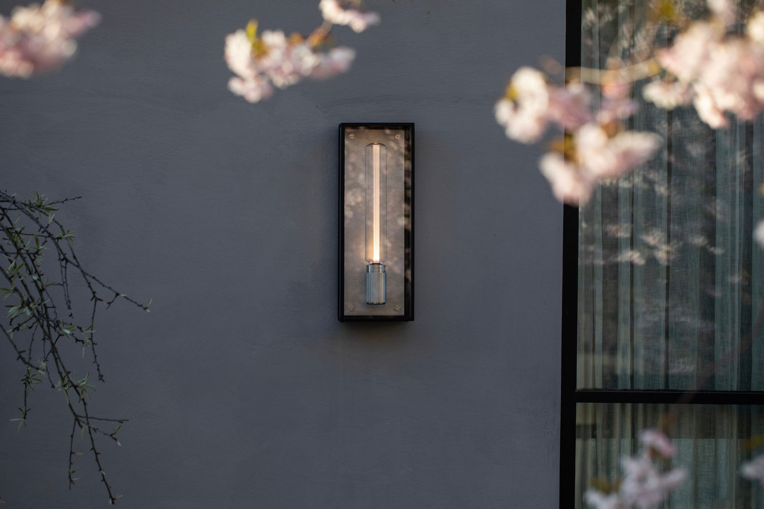 CAGED WET / WALL / STOR / STÅL