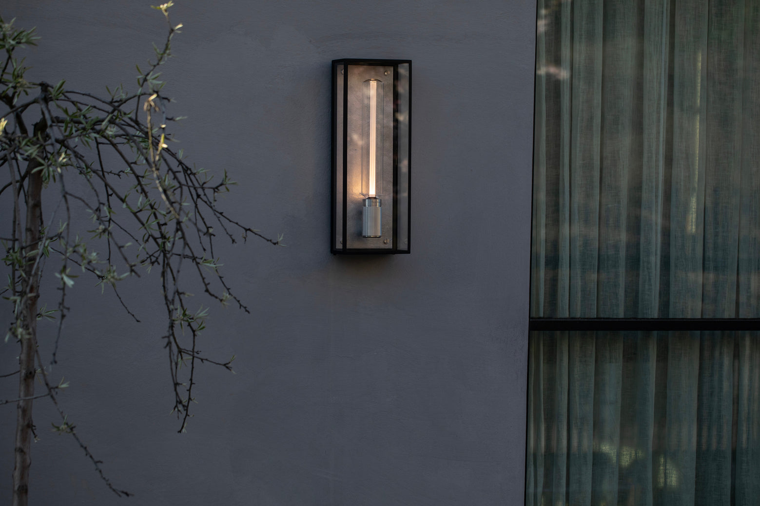 CAGED WET / WALL / STOR / STÅL