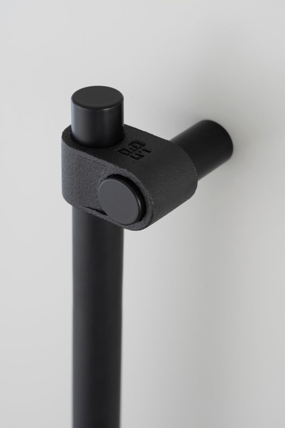 CLOSET BAR / CAST / SVEJSER SORT