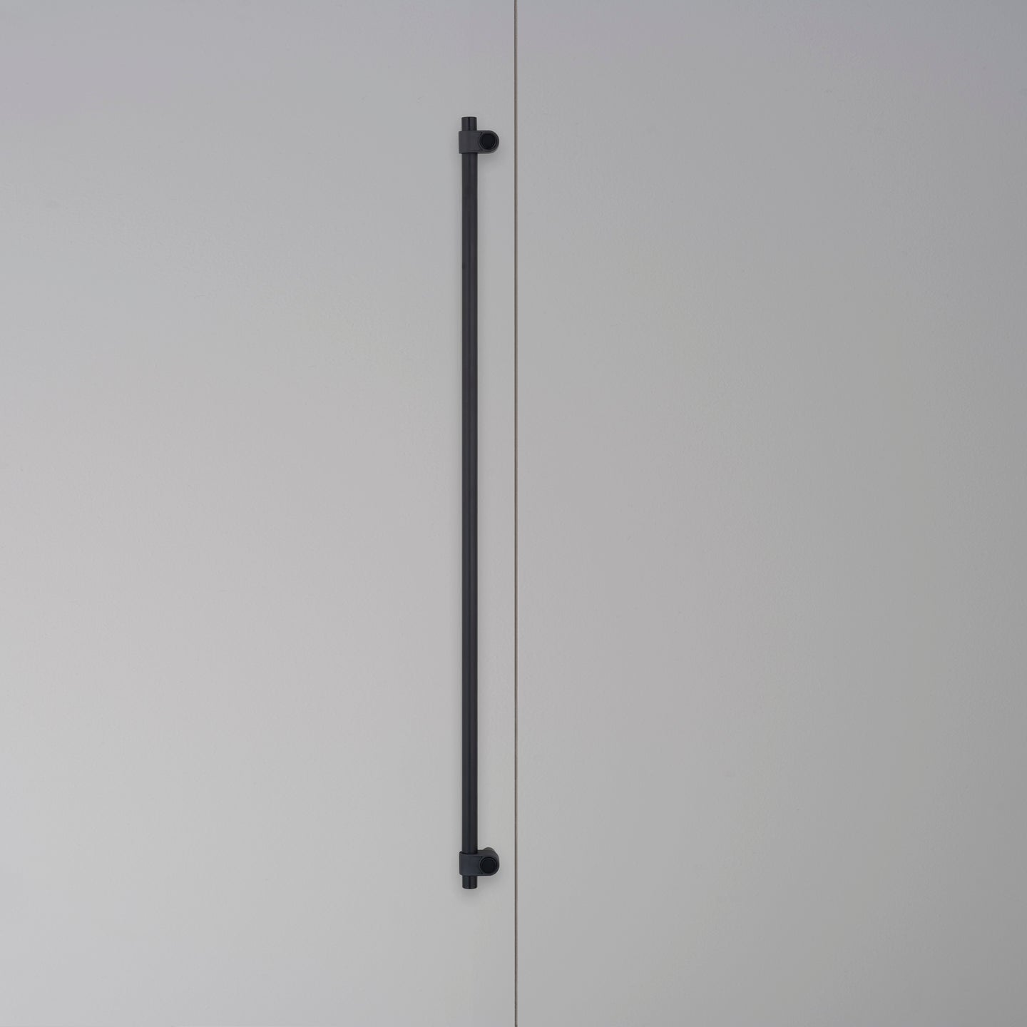 CLOSET BAR / CAST / SVEJSER SORT