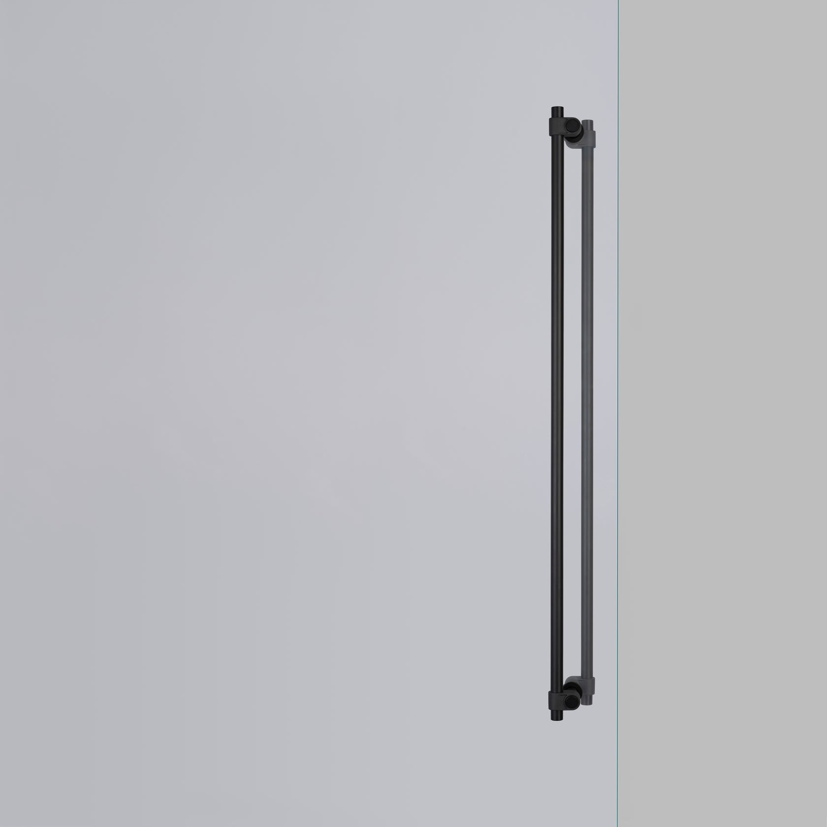 CLOSET BAR / DOBBELTSIDET / CAST / SVEJSER SORT