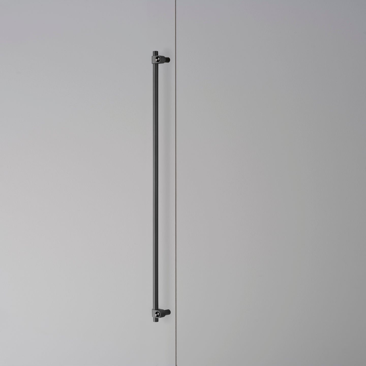 CLOSET BAR / CAST / GUN METAL