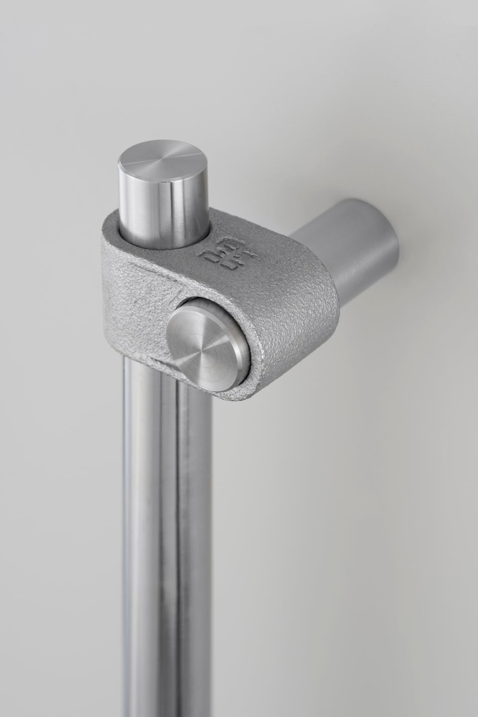 CLOSET BAR / CAST / RUSTFRIT STÅL