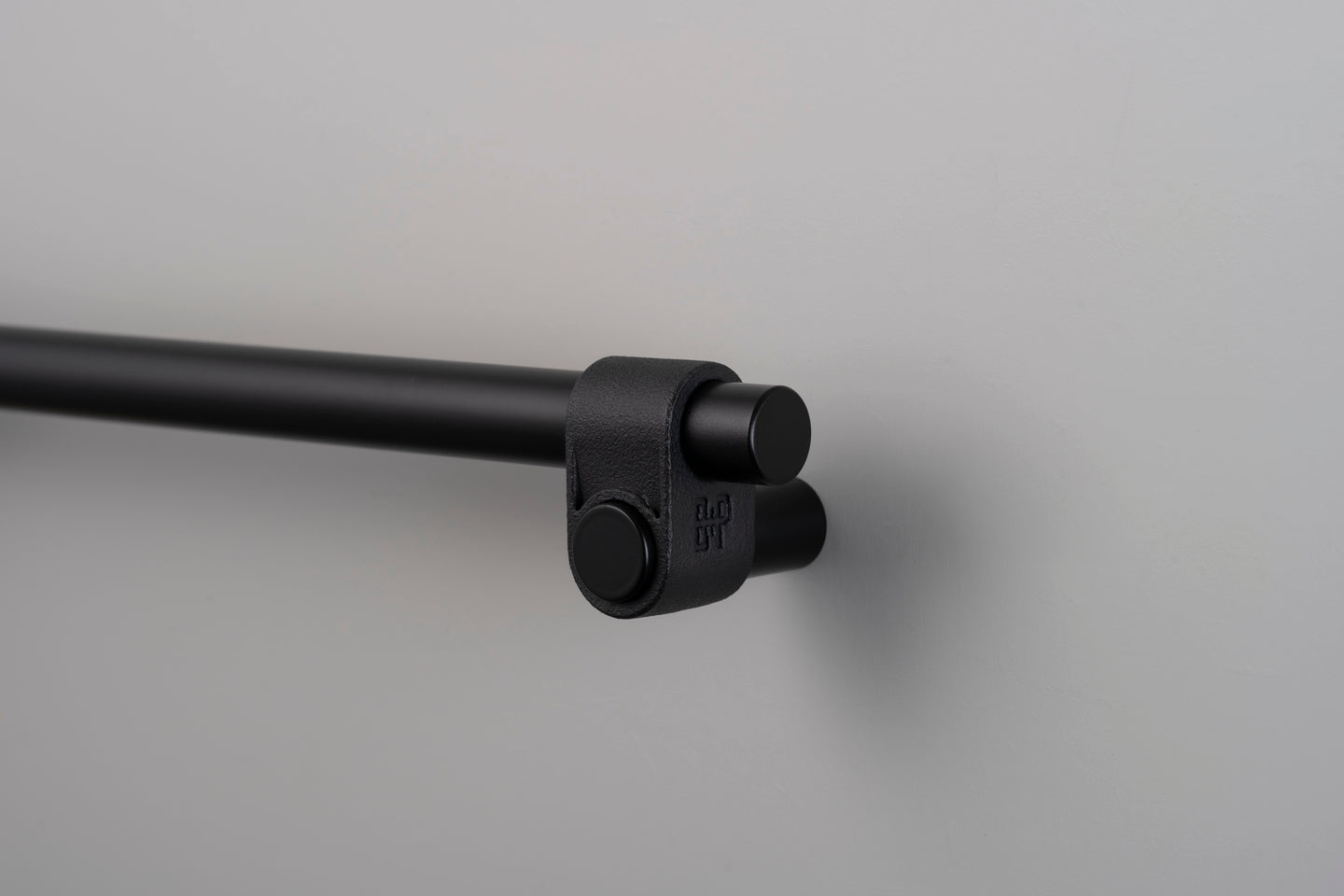 PULL BAR / CAST / SVEJSER SORT / LILLE