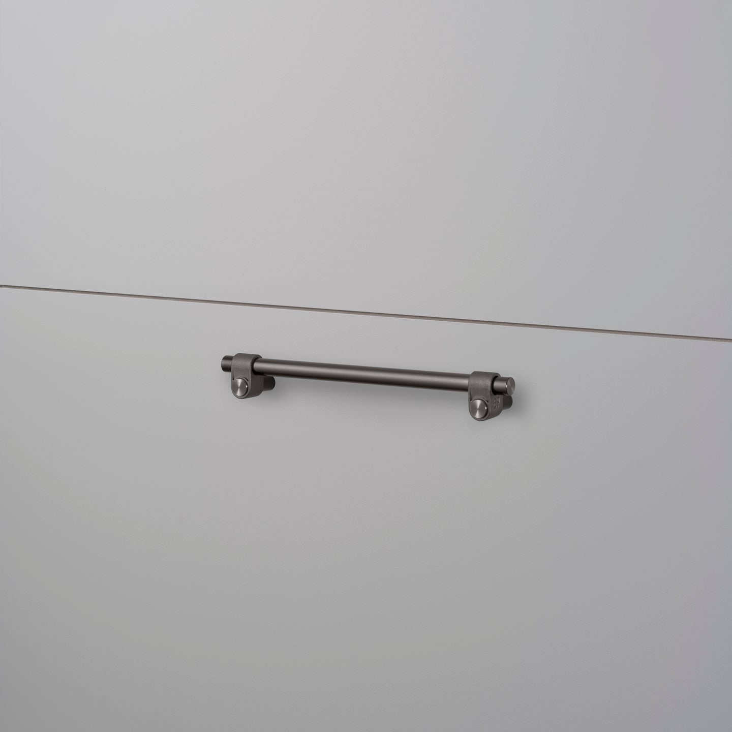 PULL BAR / CAST / GUN METAL / MEDIUM