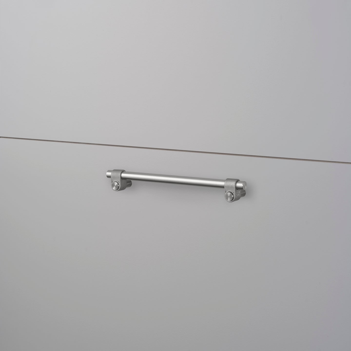 PULL BAR / CAST / RUSTFRIT STÅL / MEDIUM