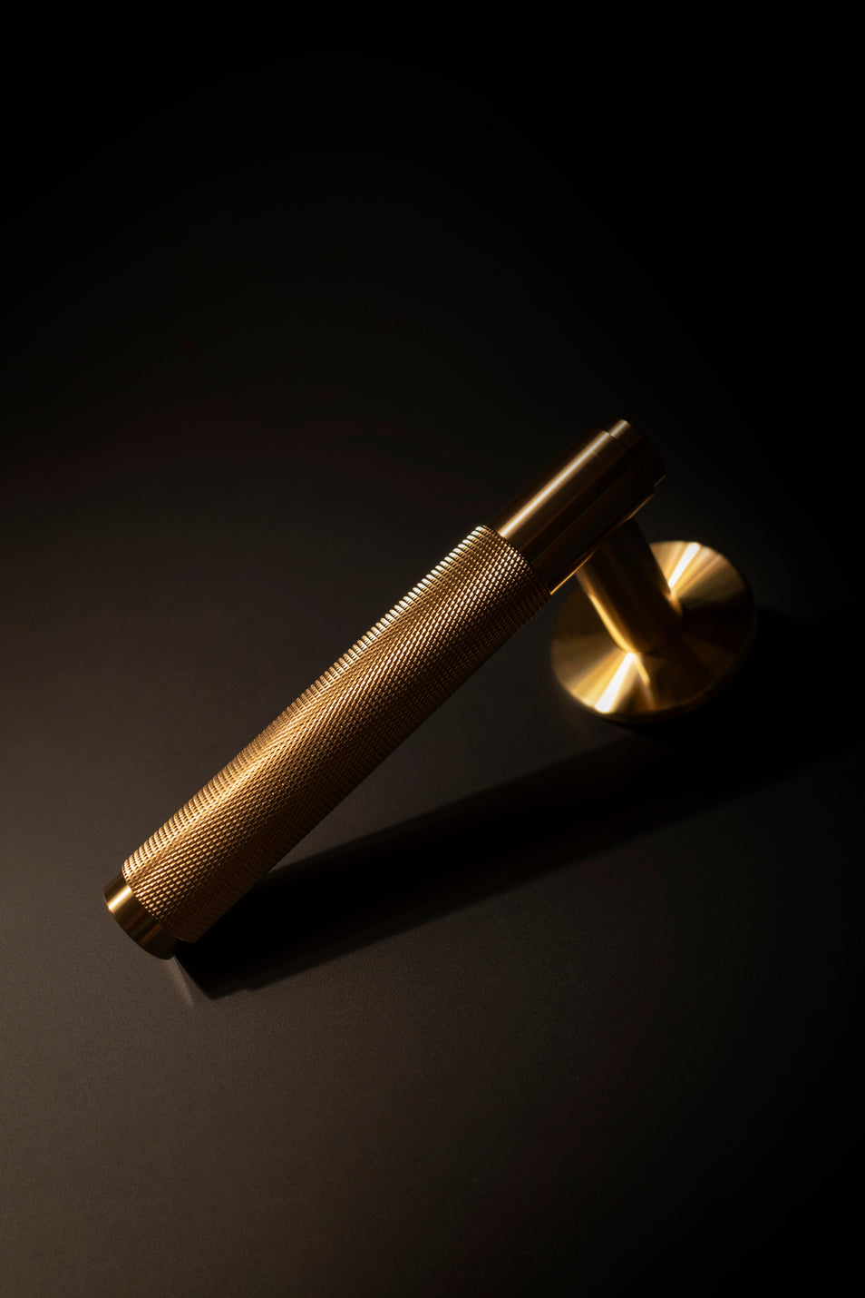 DØRHÅNDTAG SÆT / CROSS / MESSING