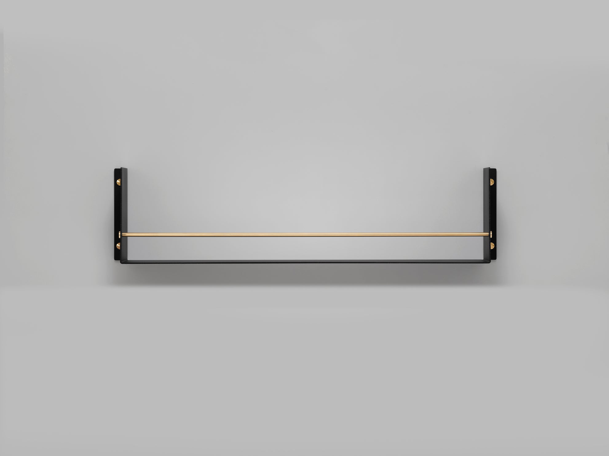 HYLDE / GIRDER / SORT / MESSING