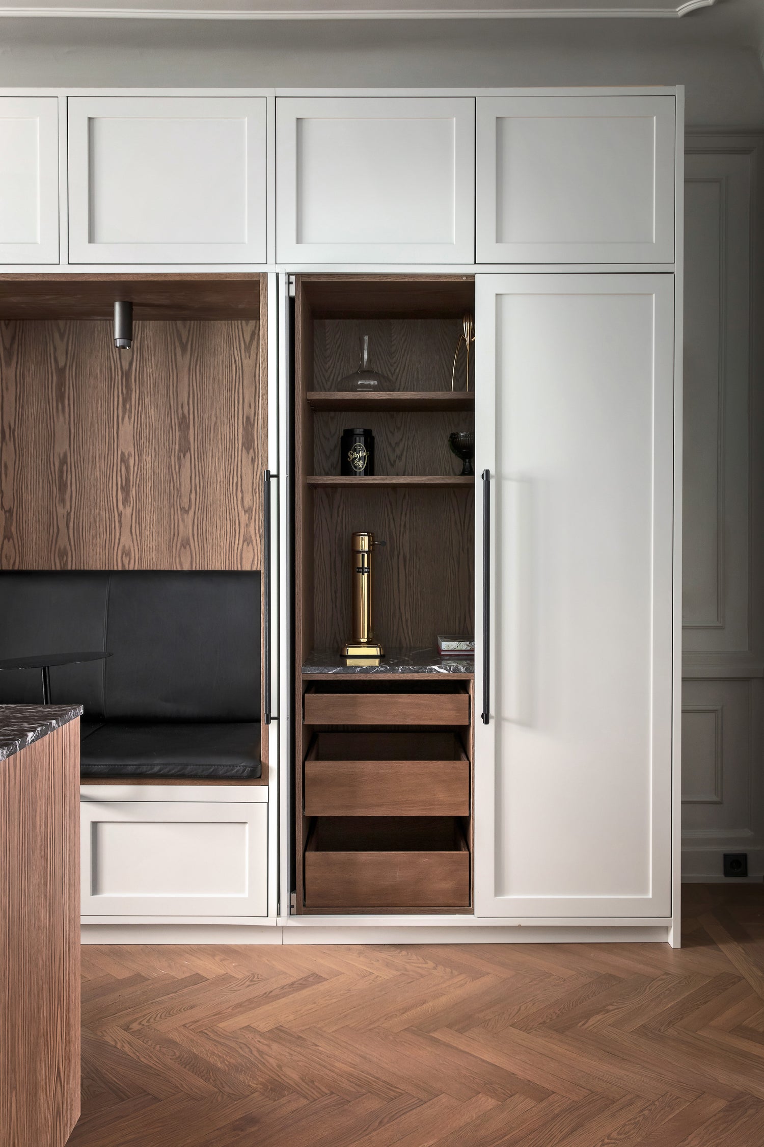 EXHAUST SURFACE / LINEAR / GRAPHITE / STÅL