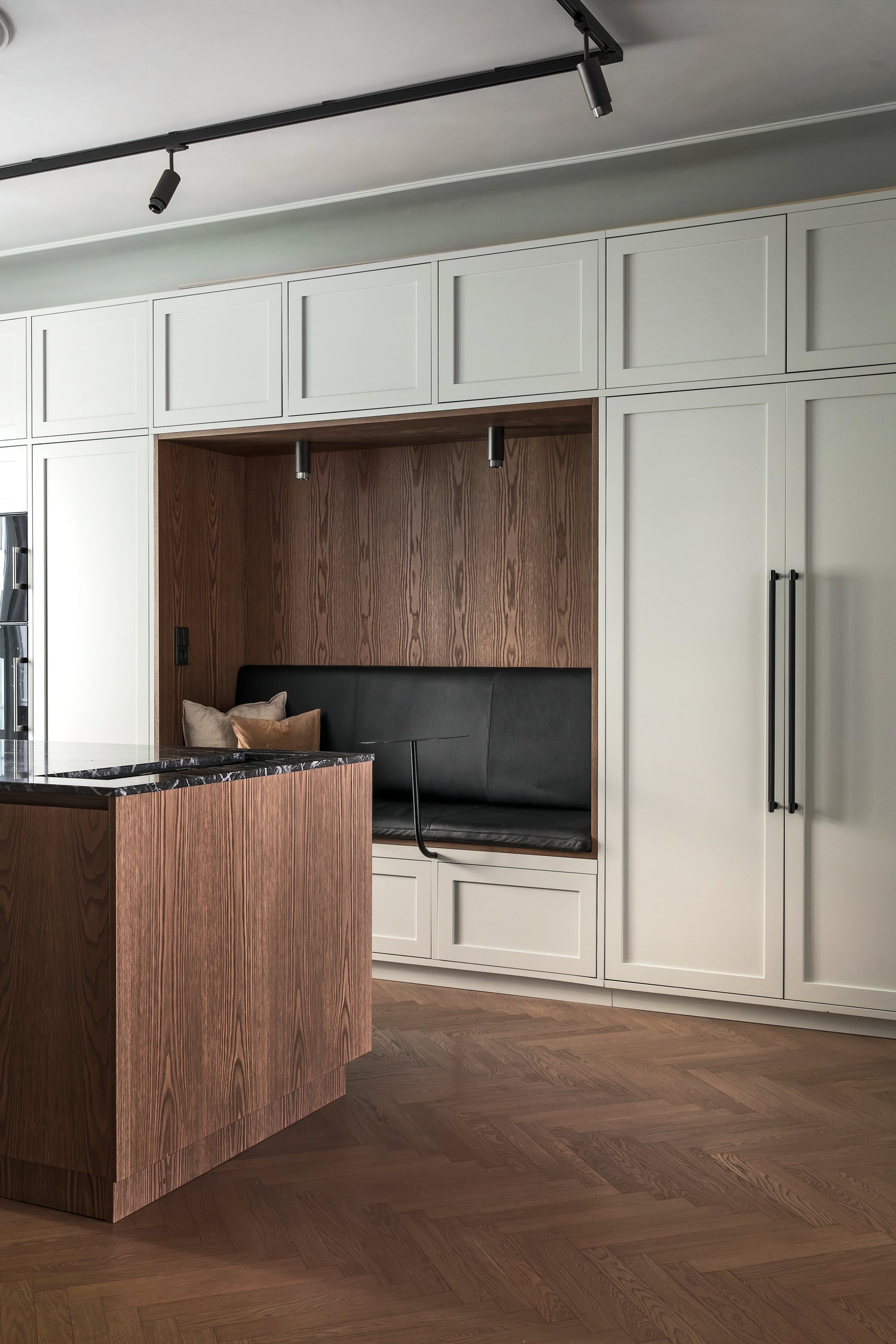 CLOSET BAR / CROSS / SORT