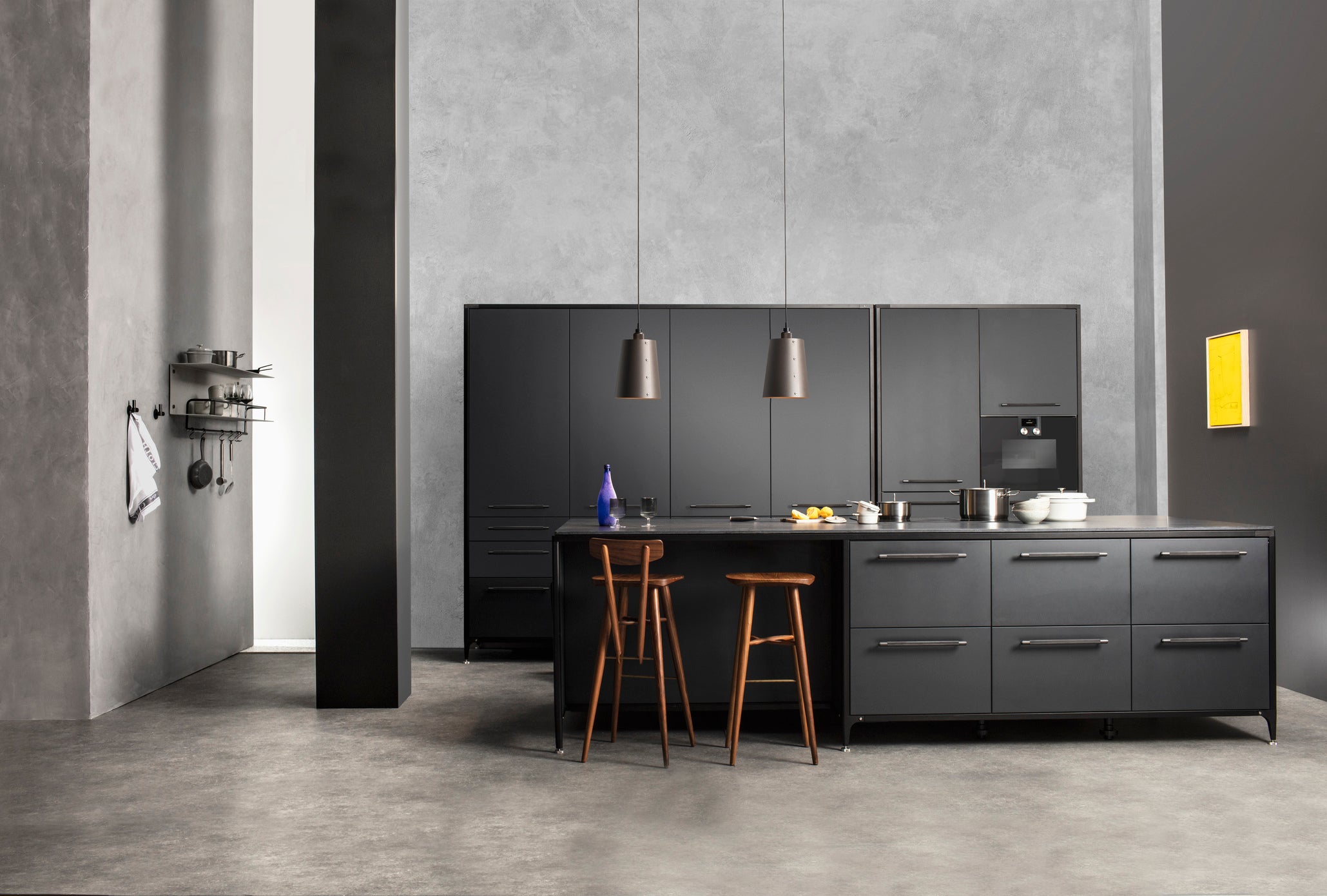Buster & Punch køkken kitchen i off black. Bordplade i rustfrit stål, stainless steel worktop
