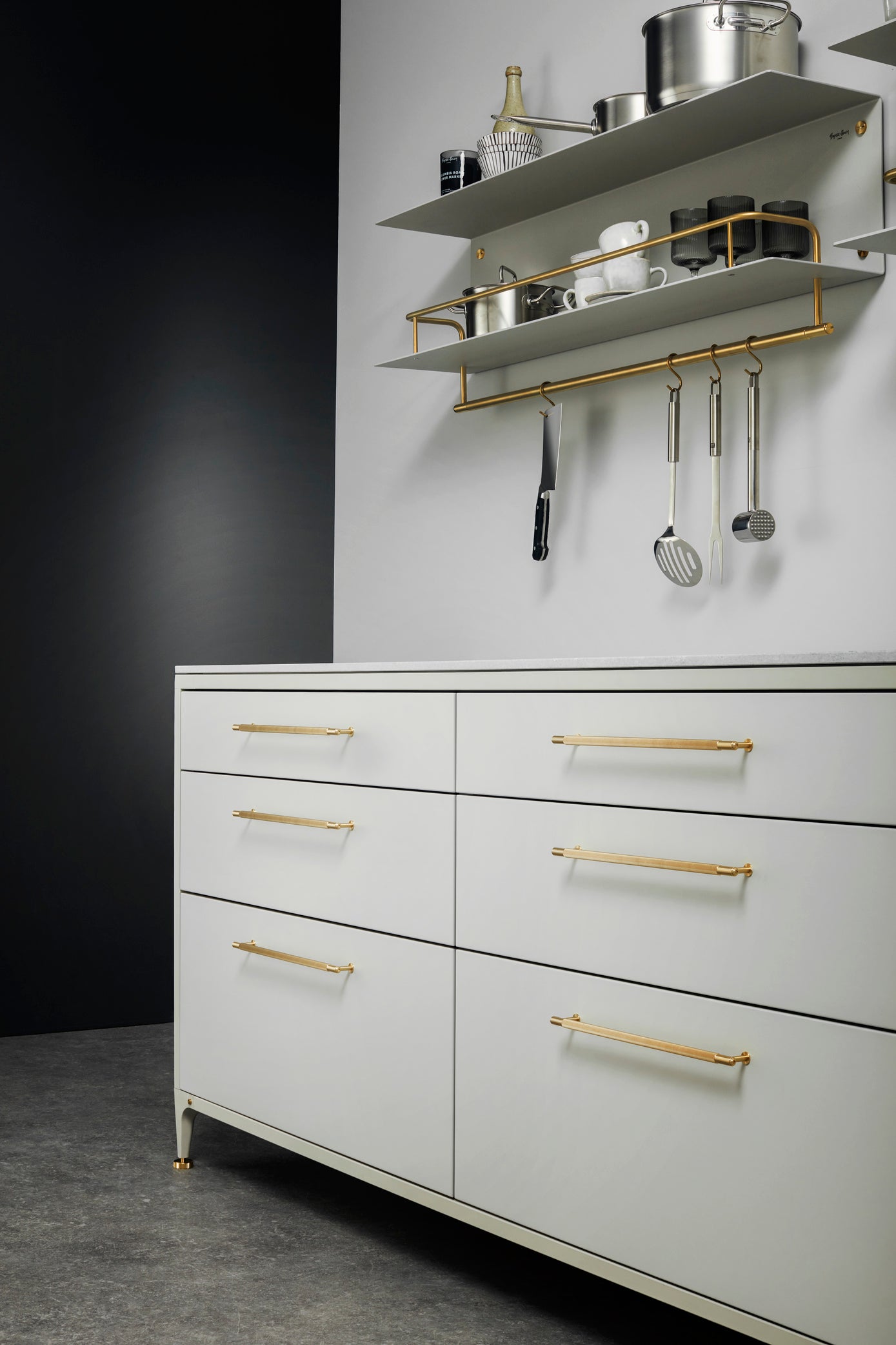 HYLDE / HANGER / STONE / MESSING