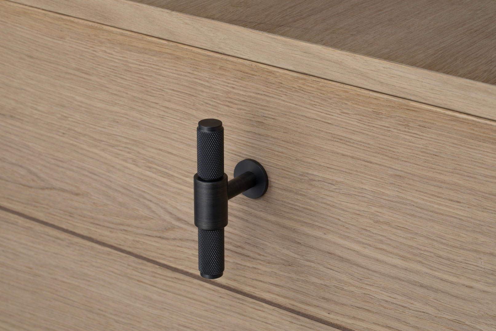 T-BAR / RØGET BRONZE