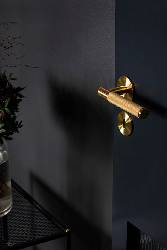 KEY ESCUTCHEON / BRASS