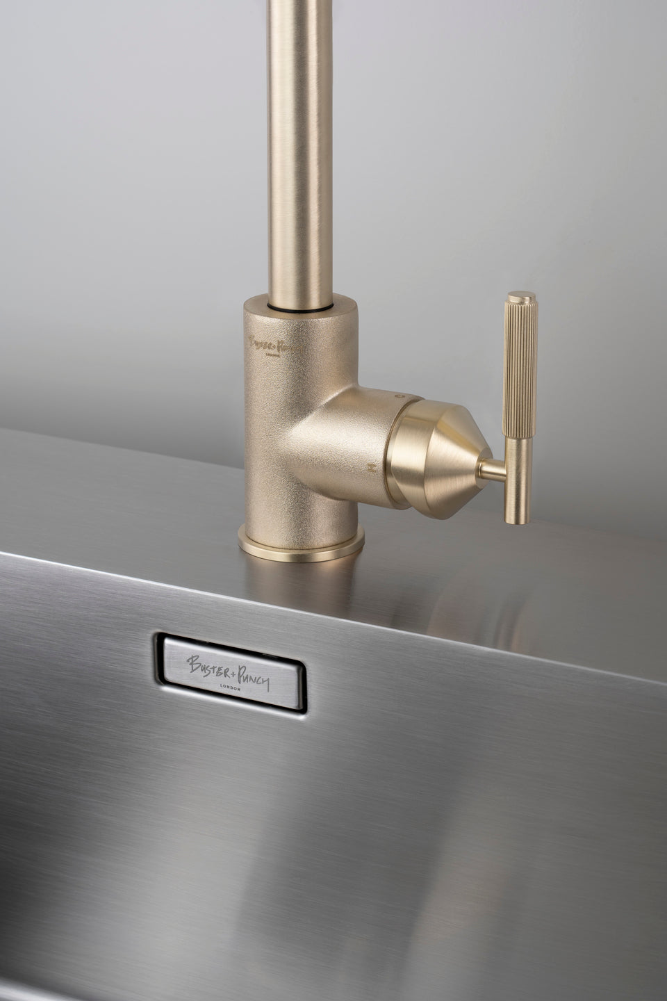 VANDHANE / BLANDINGSBATTERI / LINEAR / MESSING