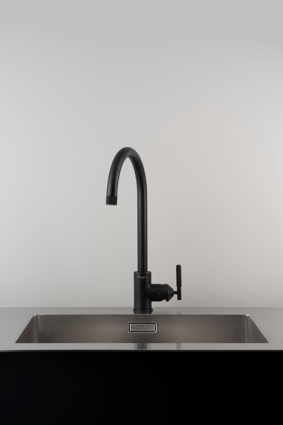 VANDHANE / BLANDINGSBATTERI / LINEAR / SVEJSER SORT