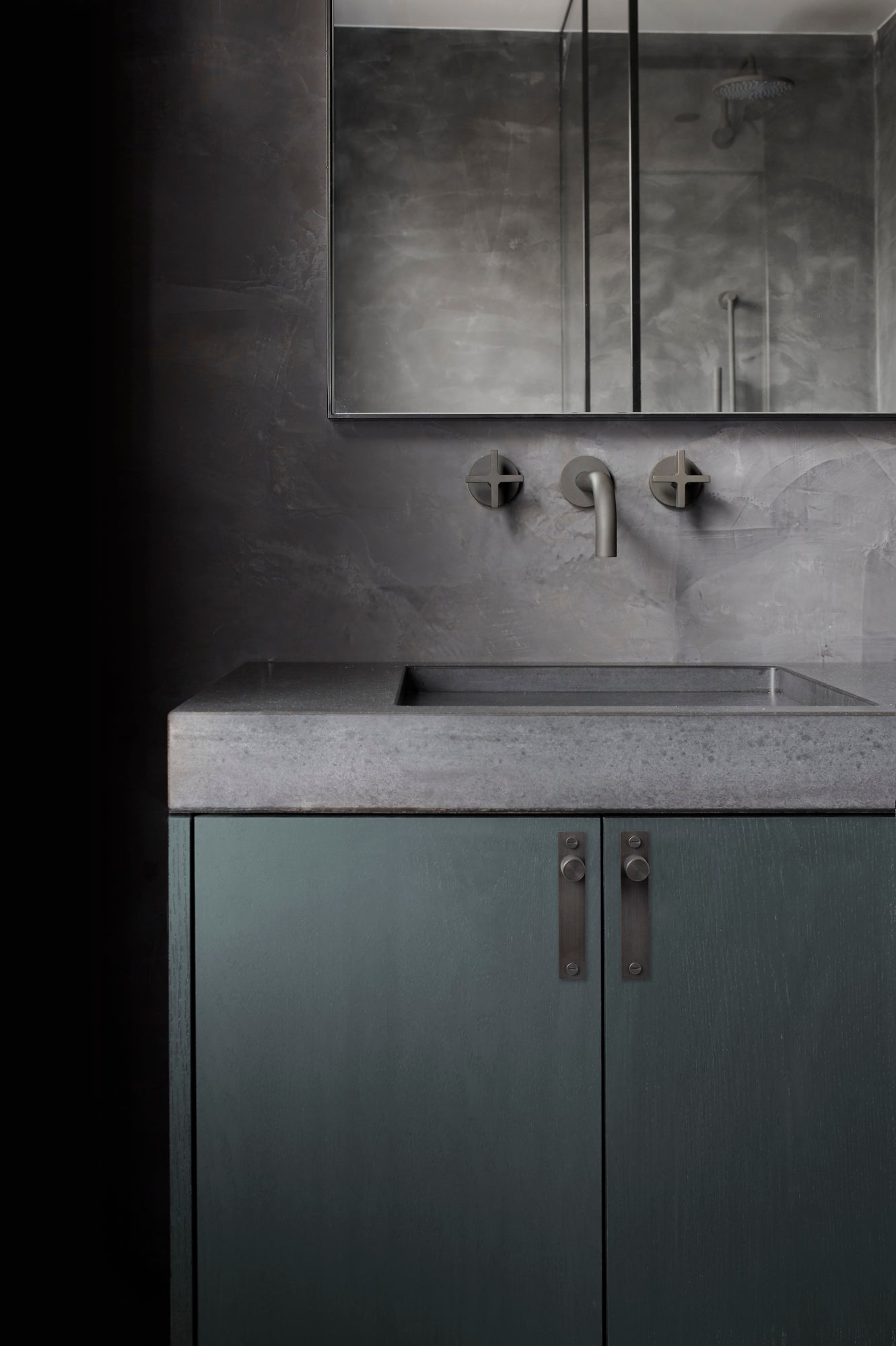 MØBELKNOP / PLATE / CROSS / SMOKED BRONZE