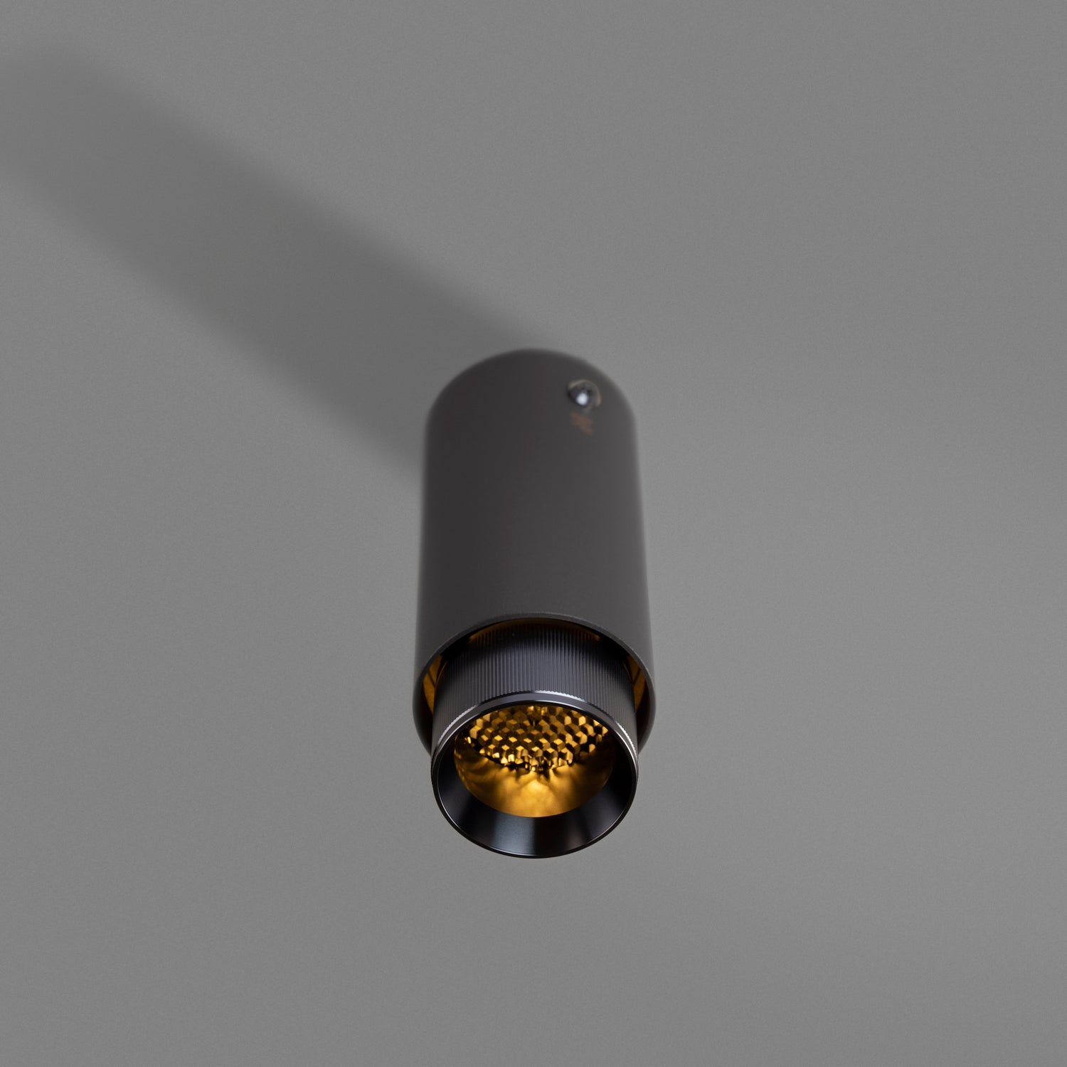 EXHAUST SURFACE / LINEAR / GRAPHITE / GUN METAL