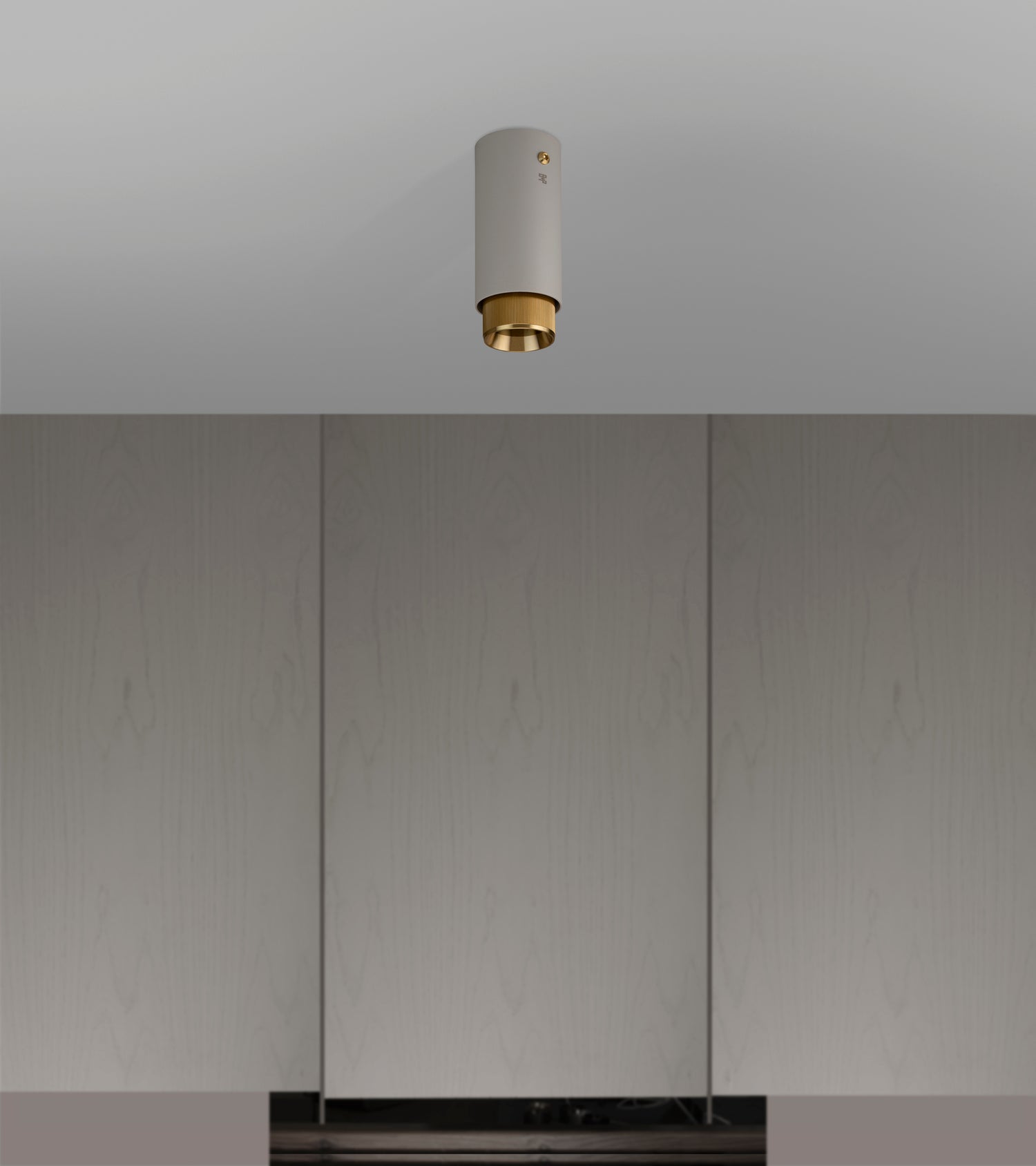 EXHAUST SURFACE / LINEAR / STONE / MESSING