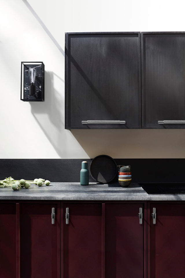 Caged Wall / MELLEM / SORT MARMOR