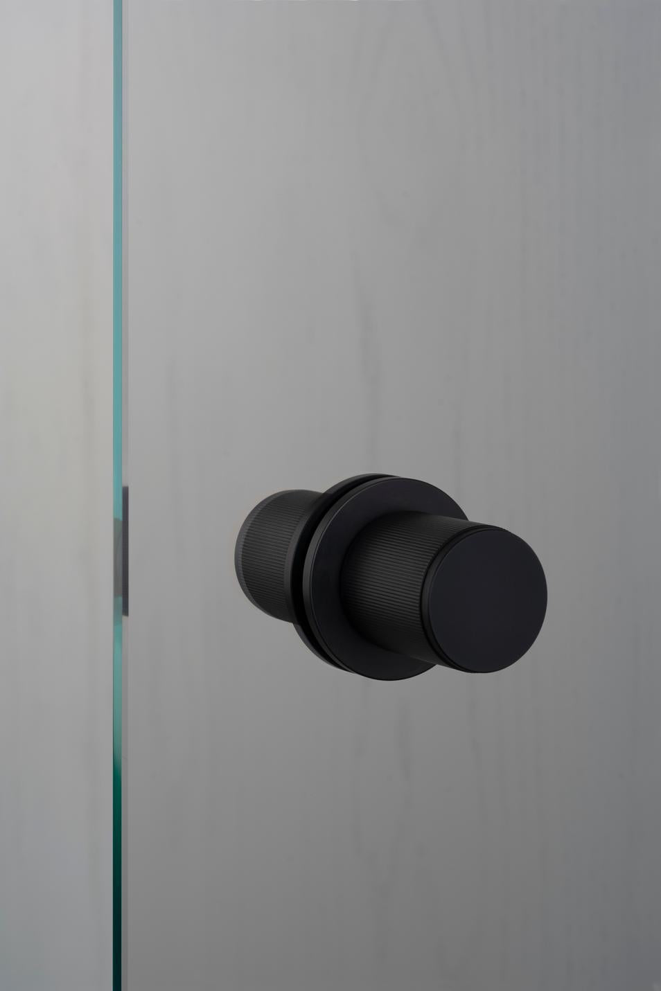 FAST DØRKNOP / DOBBELTSIDET / LINEAR / SVEJSER SORT