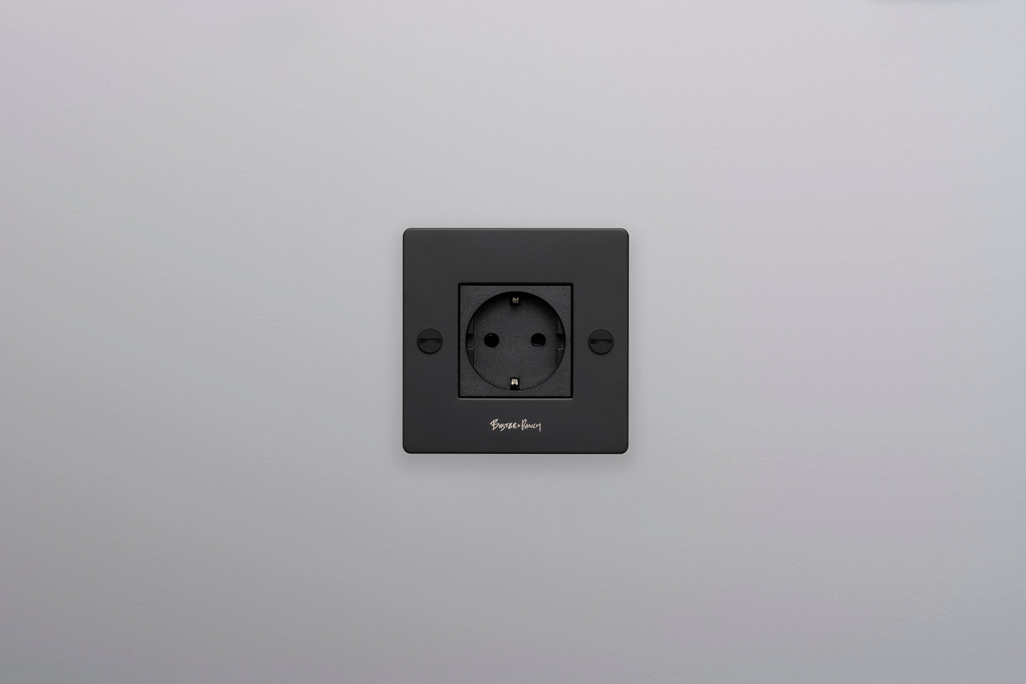 EU 1G SOCKET / SCHUKO TYPE F / CROSS