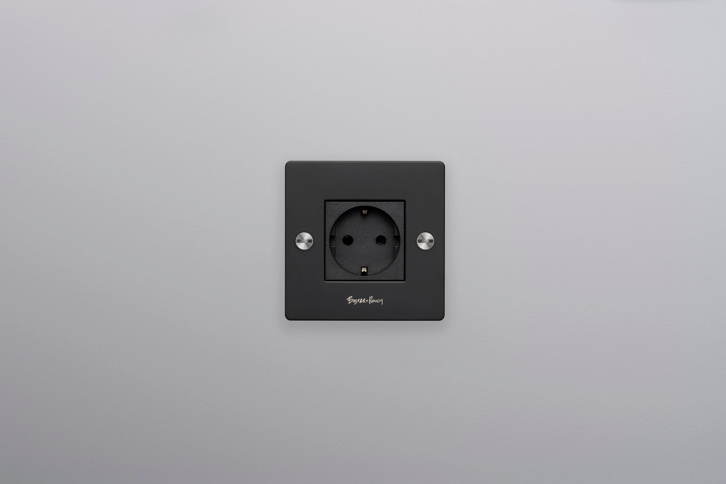 EU 1G SOCKET / SCHUKO TYPE F / CROSS