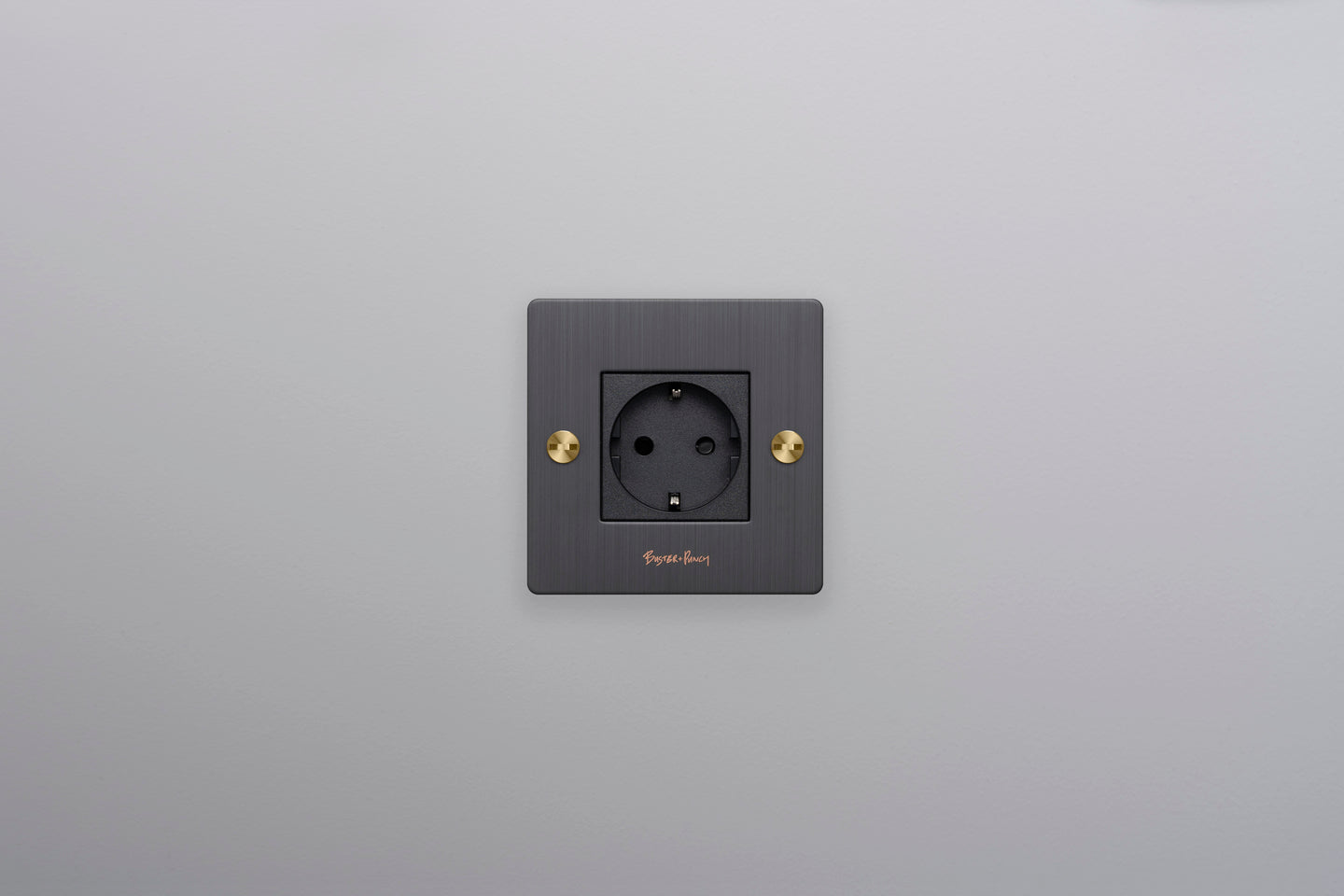 EU 1G SOCKET / SCHUKO TYPE F / CROSS