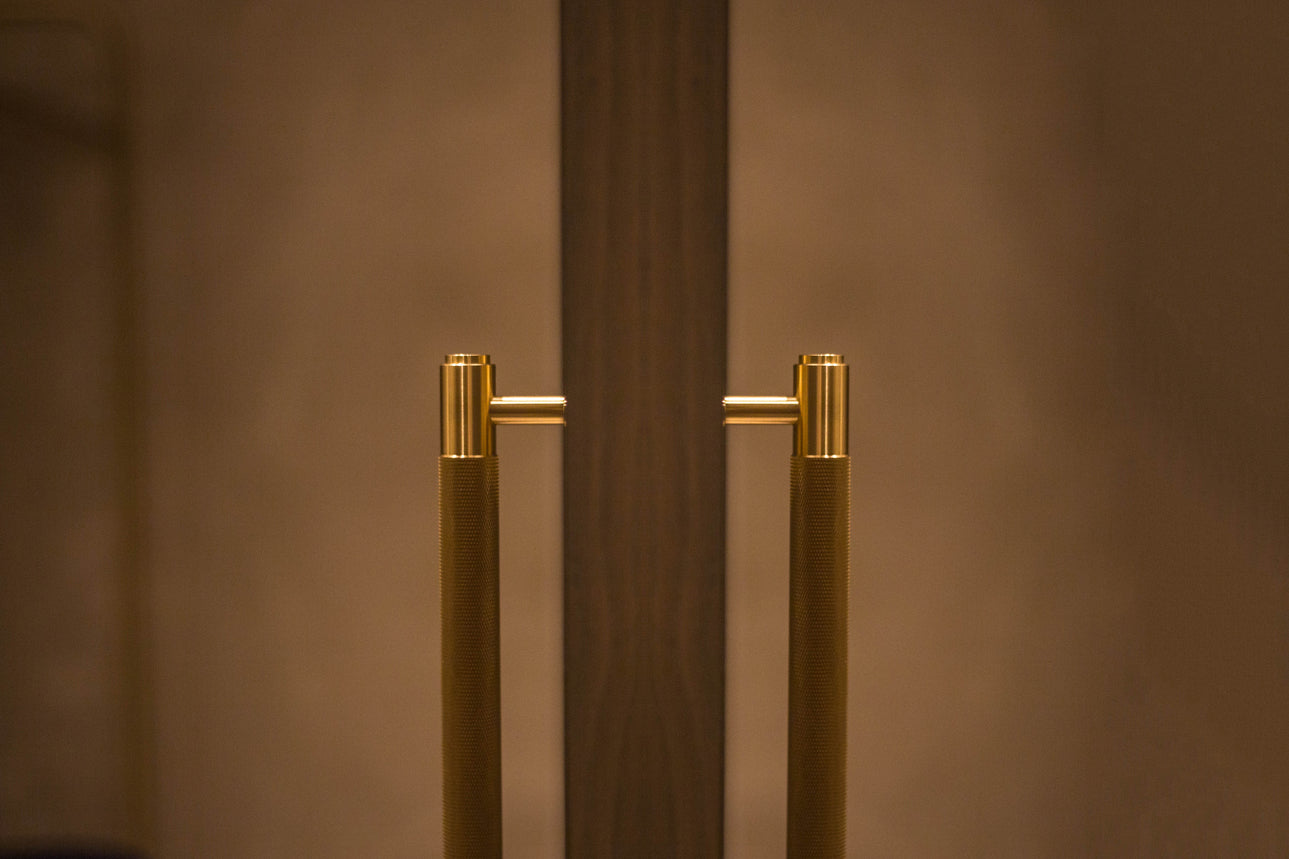 CLOSET BAR / CROSS / MESSING