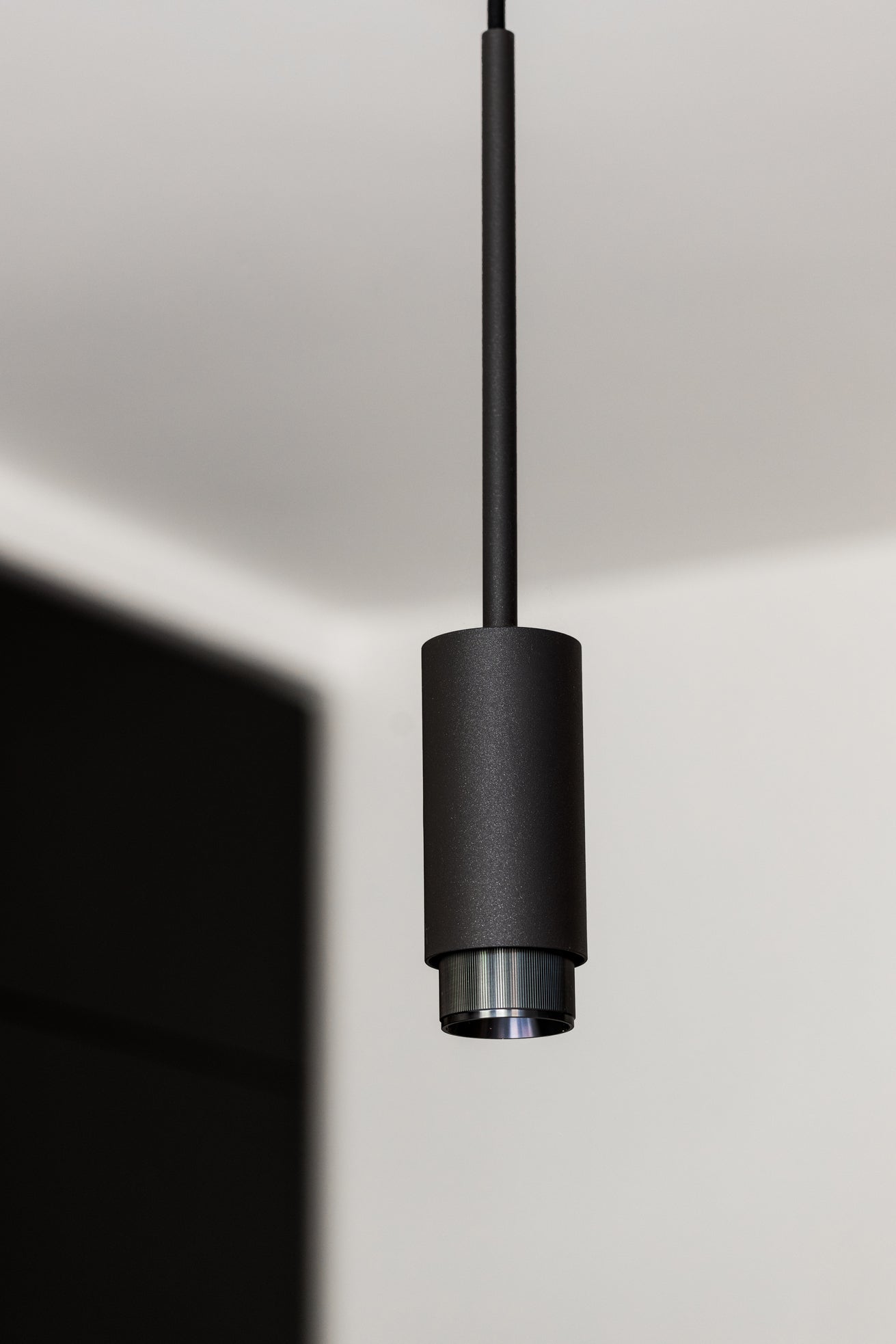 UDSTØDNINGSHÆNG / linear / GRAFIT / GUN METAL