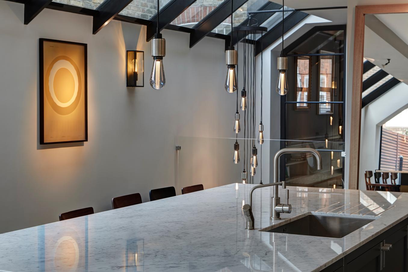 HEAVY METAL / linear / STÅL