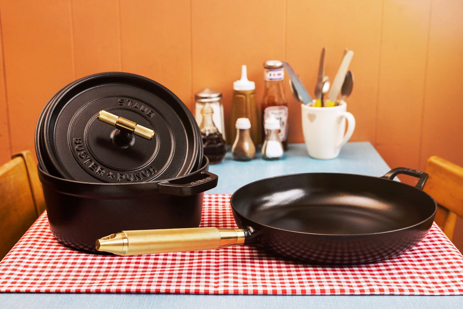 COKOTTE 24CM / 9,45 TOMMER / STAUB / SORT