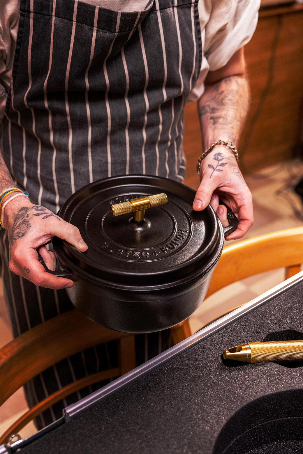 COKOTTE 24CM / 9,45 TOMMER / STAUB / SORT