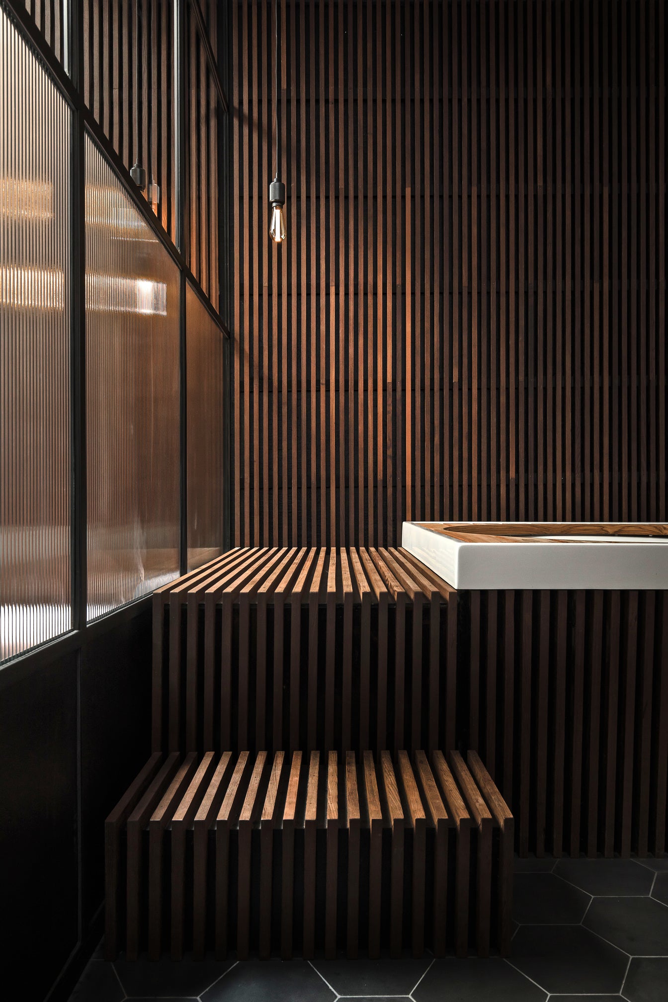 HEAVY METAL / CROS / SORT