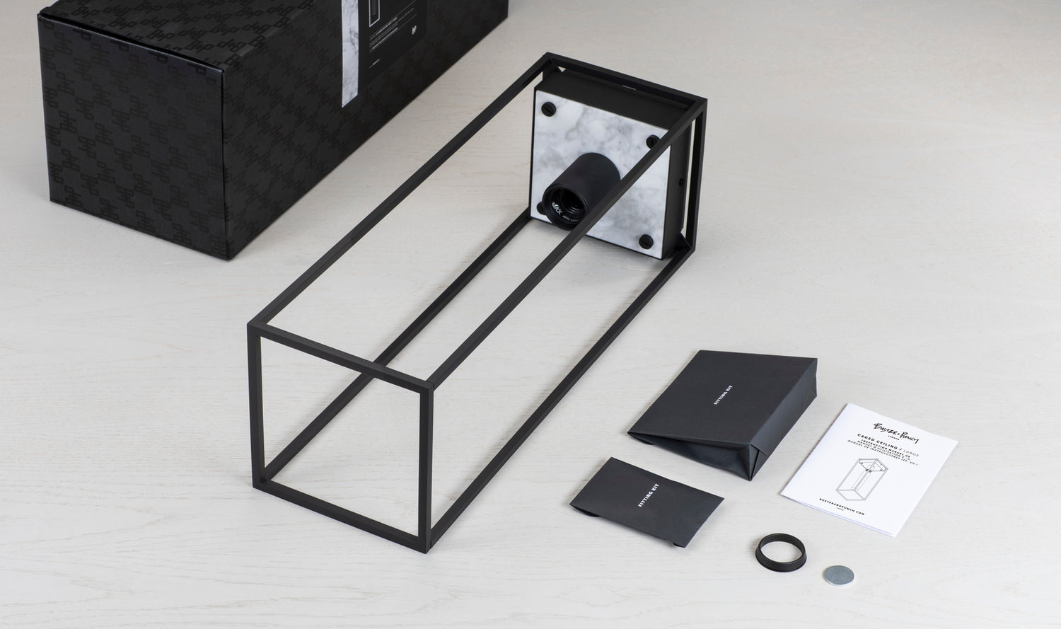 CAGED LOFT / STOR / HVID MARMOR