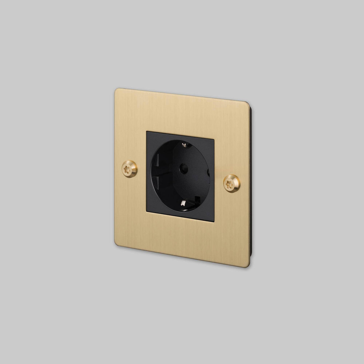 Buster + Punch 1G SOCKET / SCHUKO TYPE F / LINEAR / WITHOUT LOGO – BRASS
