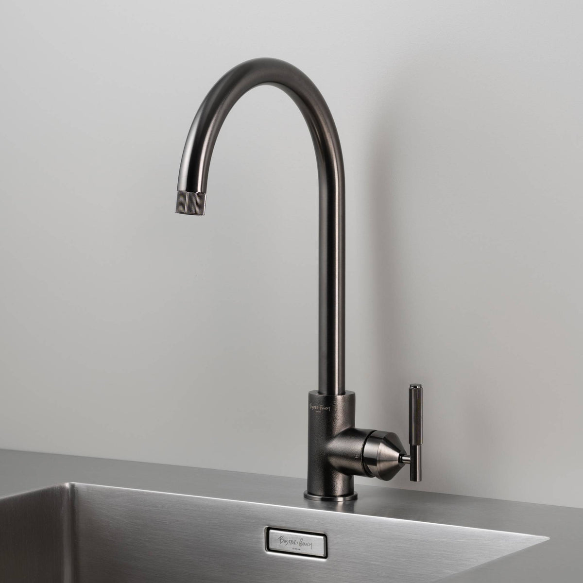 Kitchen mixer tap / Linear / Gun Metal – Gun Metal