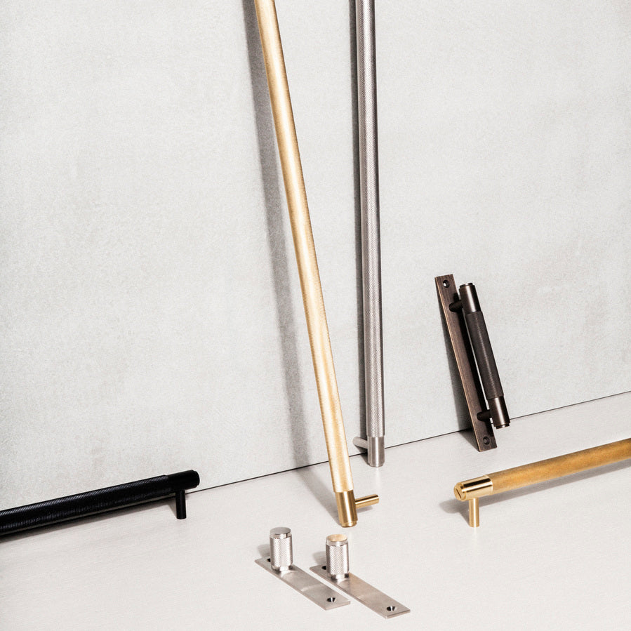 CLOSET BAR / CROSS / MESSING