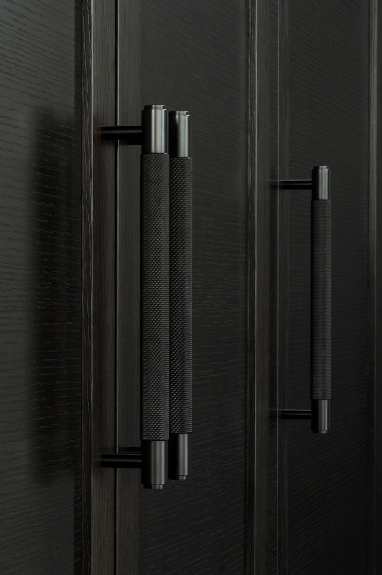 PULL BAR / CROSS / SMOKED BRONZE