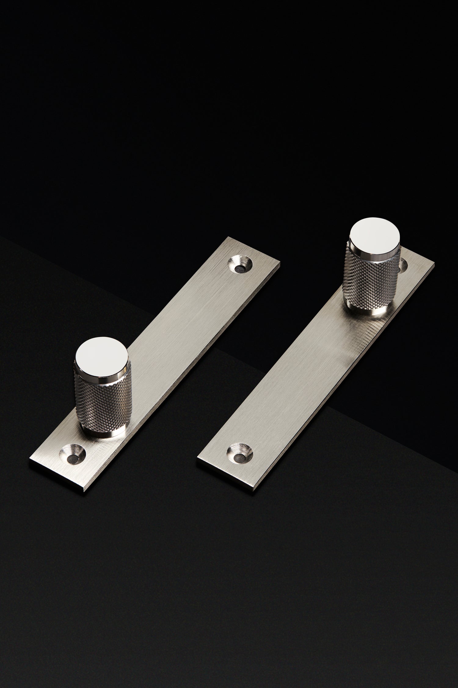 MØBELKNOP / PLATE / CROSS / RUSTFRIT STÅL