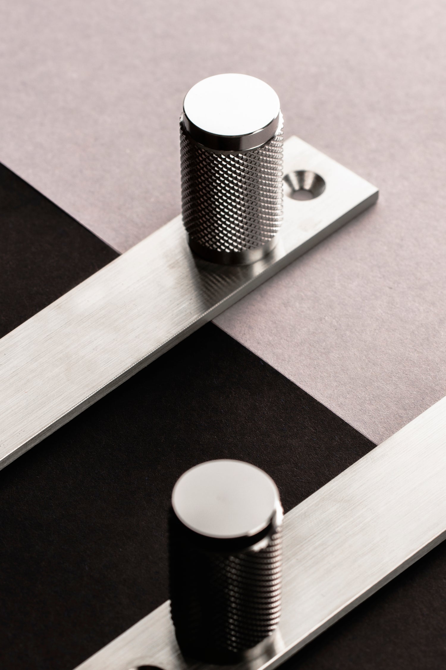 MØBELKNOP / PLATE / CROSS / RUSTFRIT STÅL