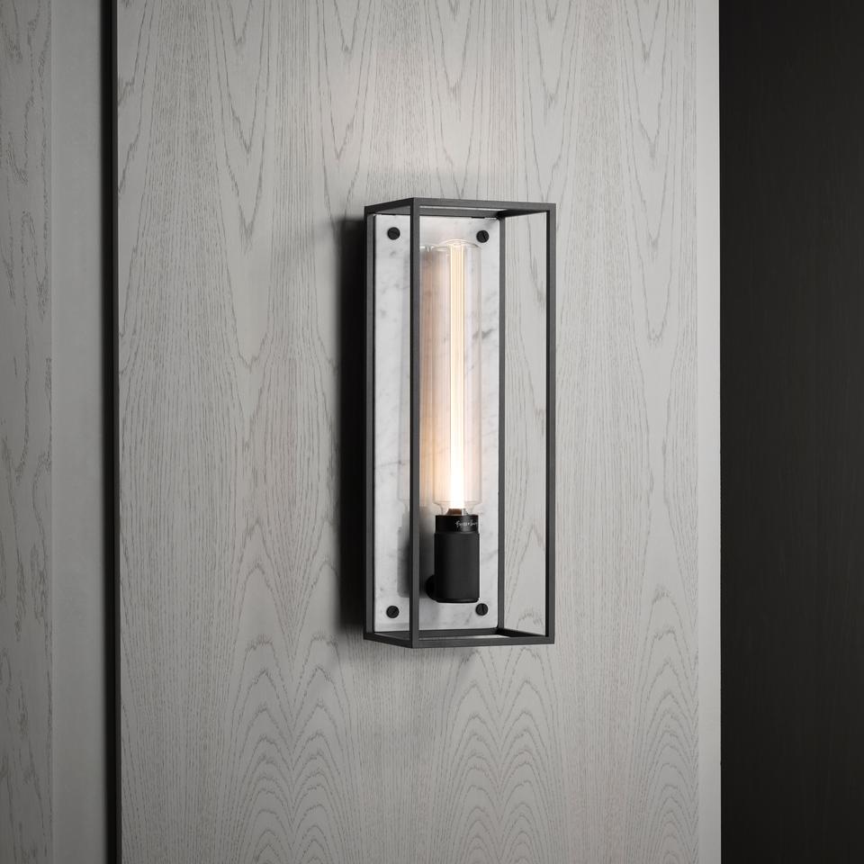 Caged Wall / STOR / HVID MARMOR