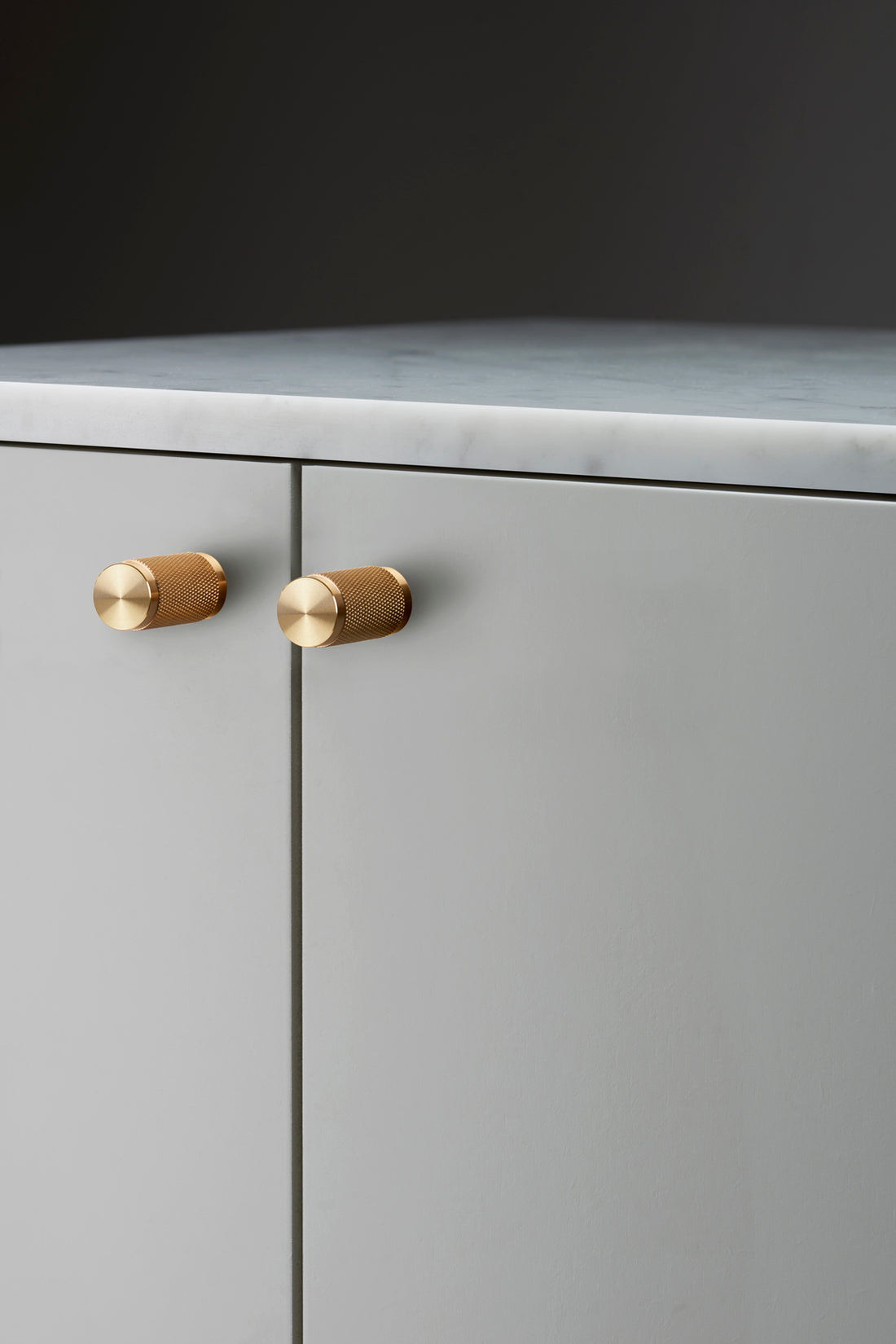 MØBELKNOP / CROSS / MESSING